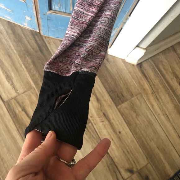 Lululemon Runderful 1/2 zip - Picture 3 of 4